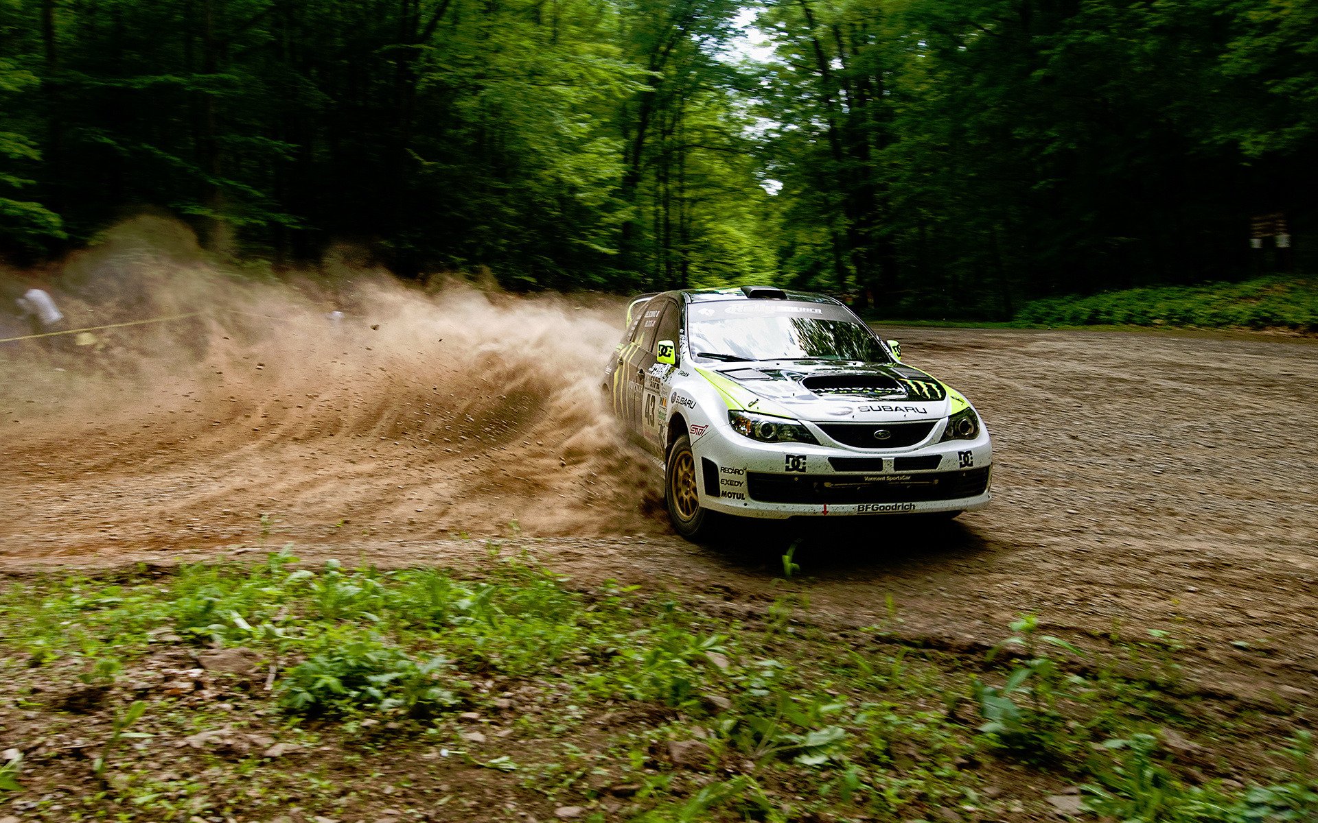 carreras velocidad derrape bosque subaru