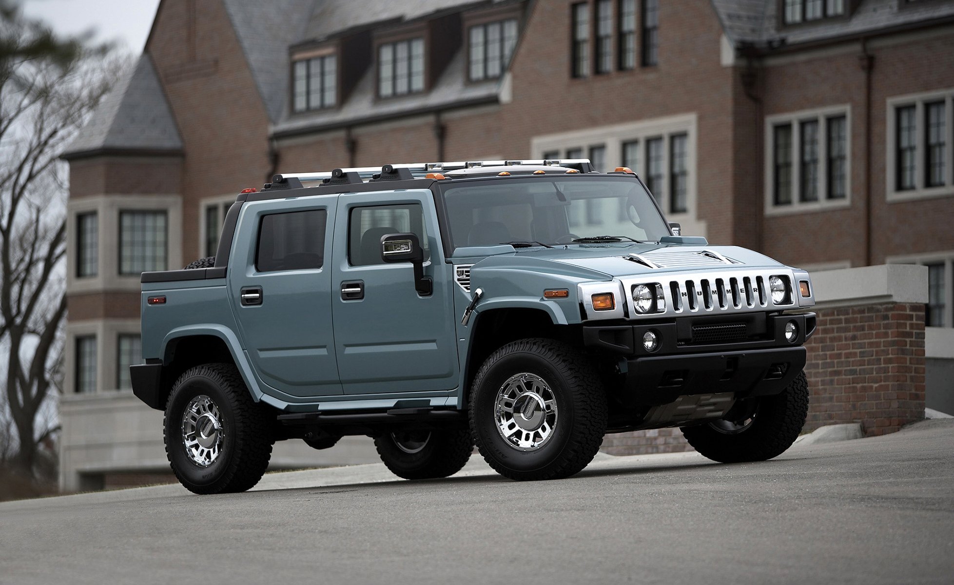 hummer h2 town street