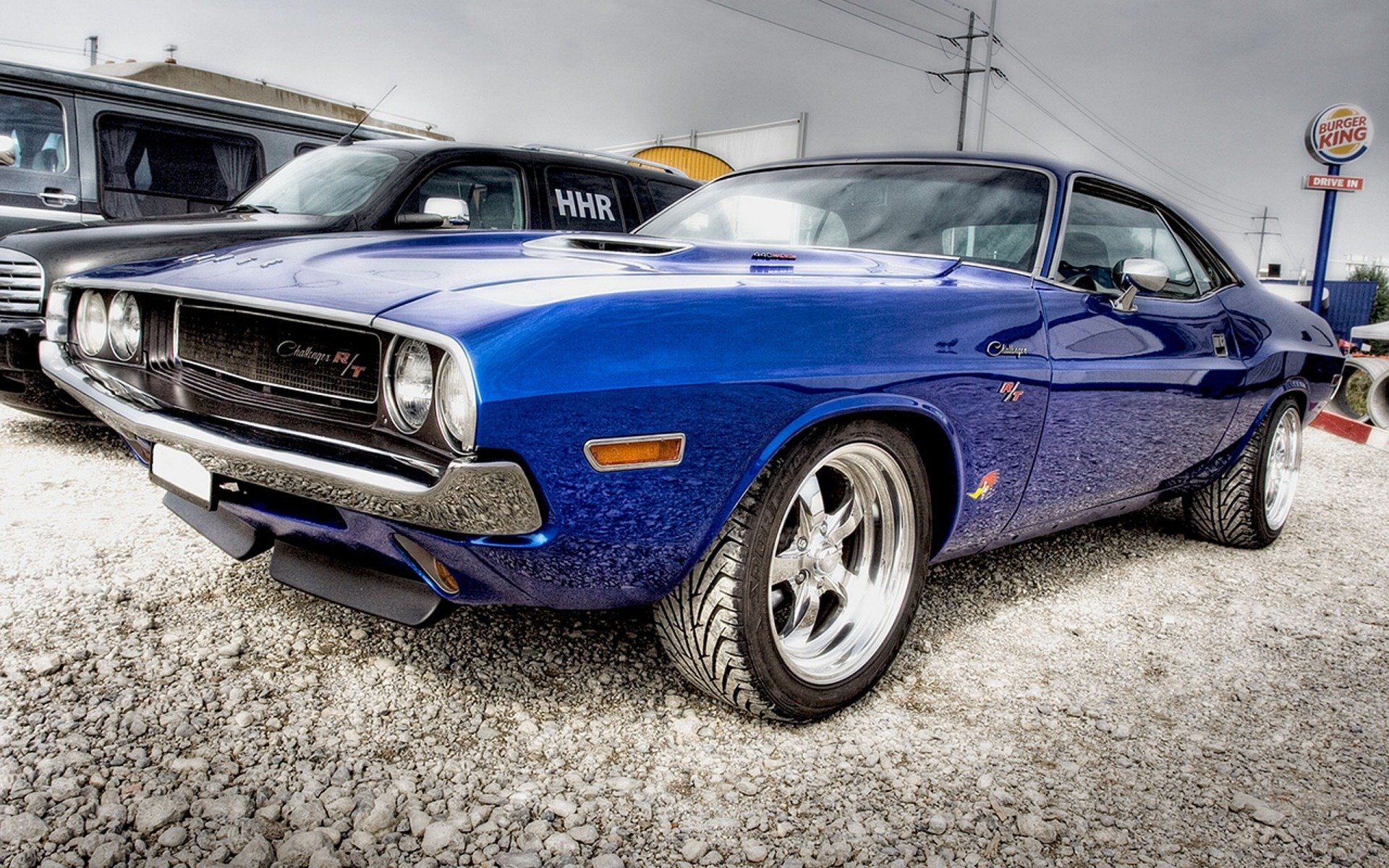 dodge challenger voitures pierres