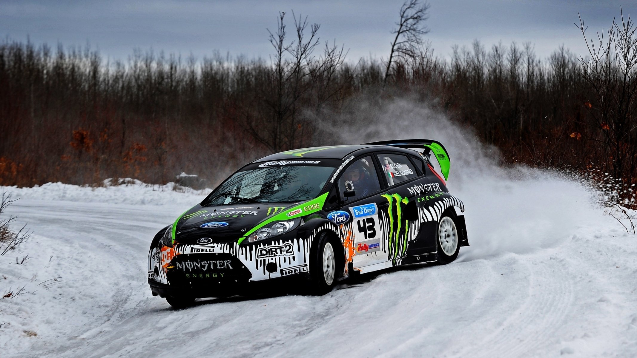 auto rallye ford fiesta ken block fiesta drift schleudern schnee winter wald bäume