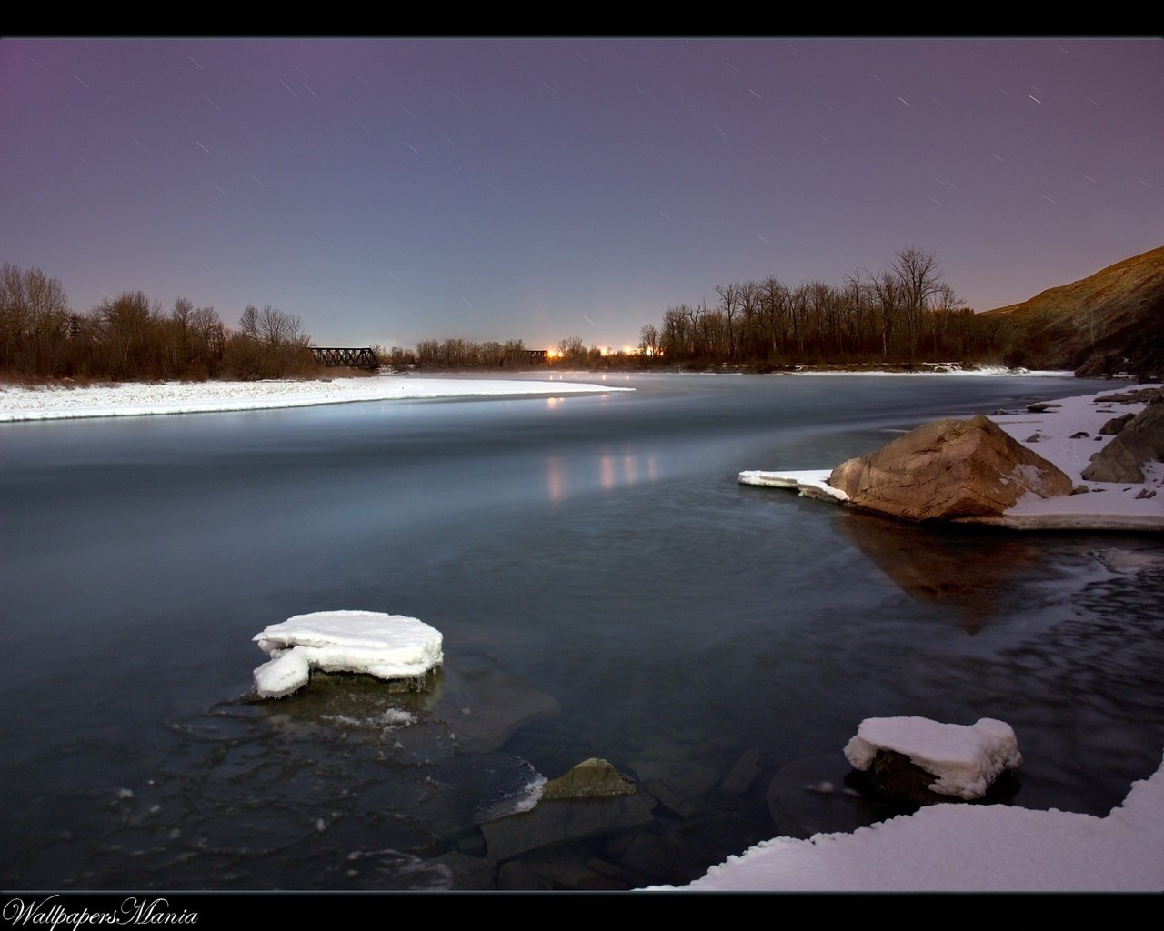 hiver rivière pierres