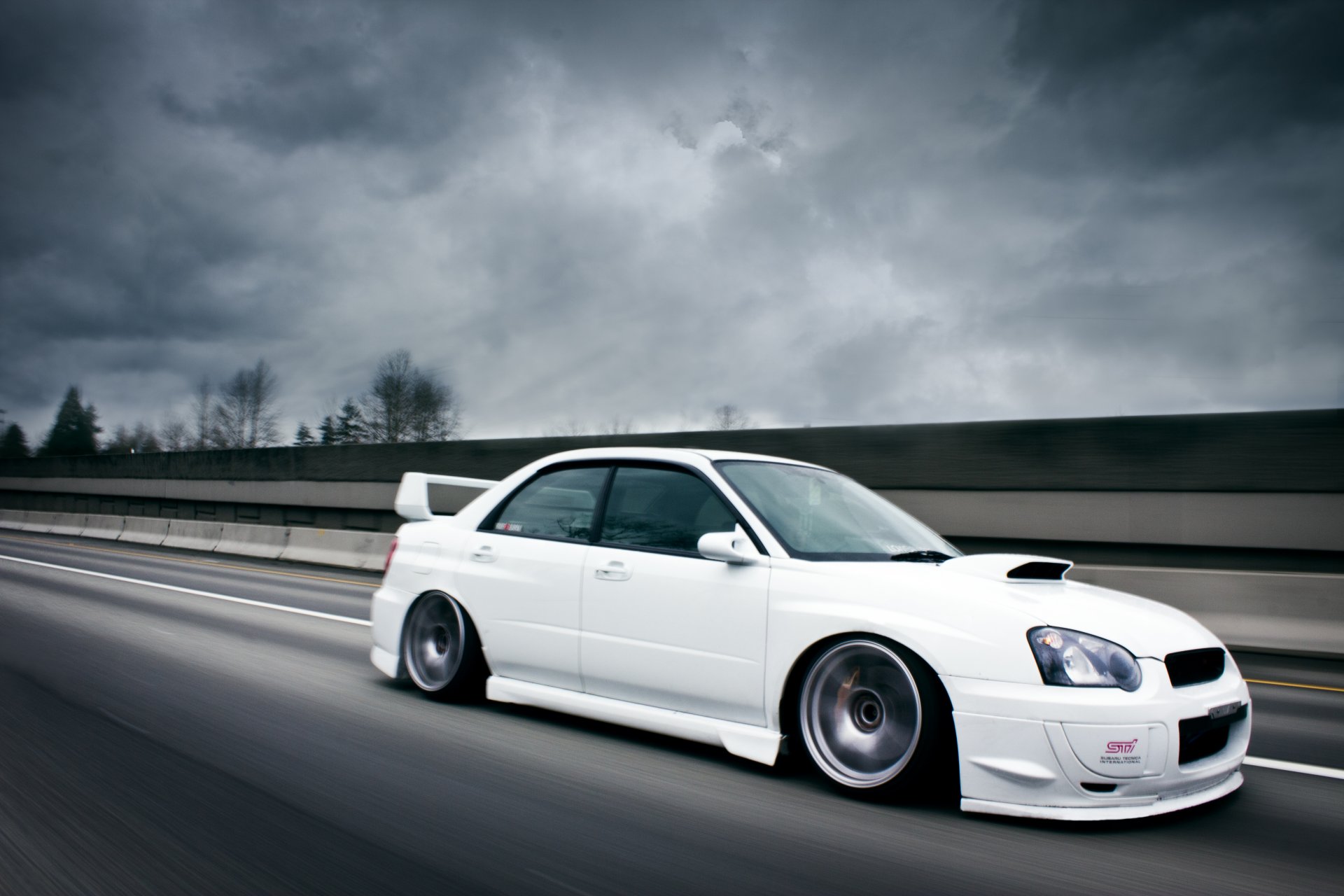 ubaru impreza sti white road white