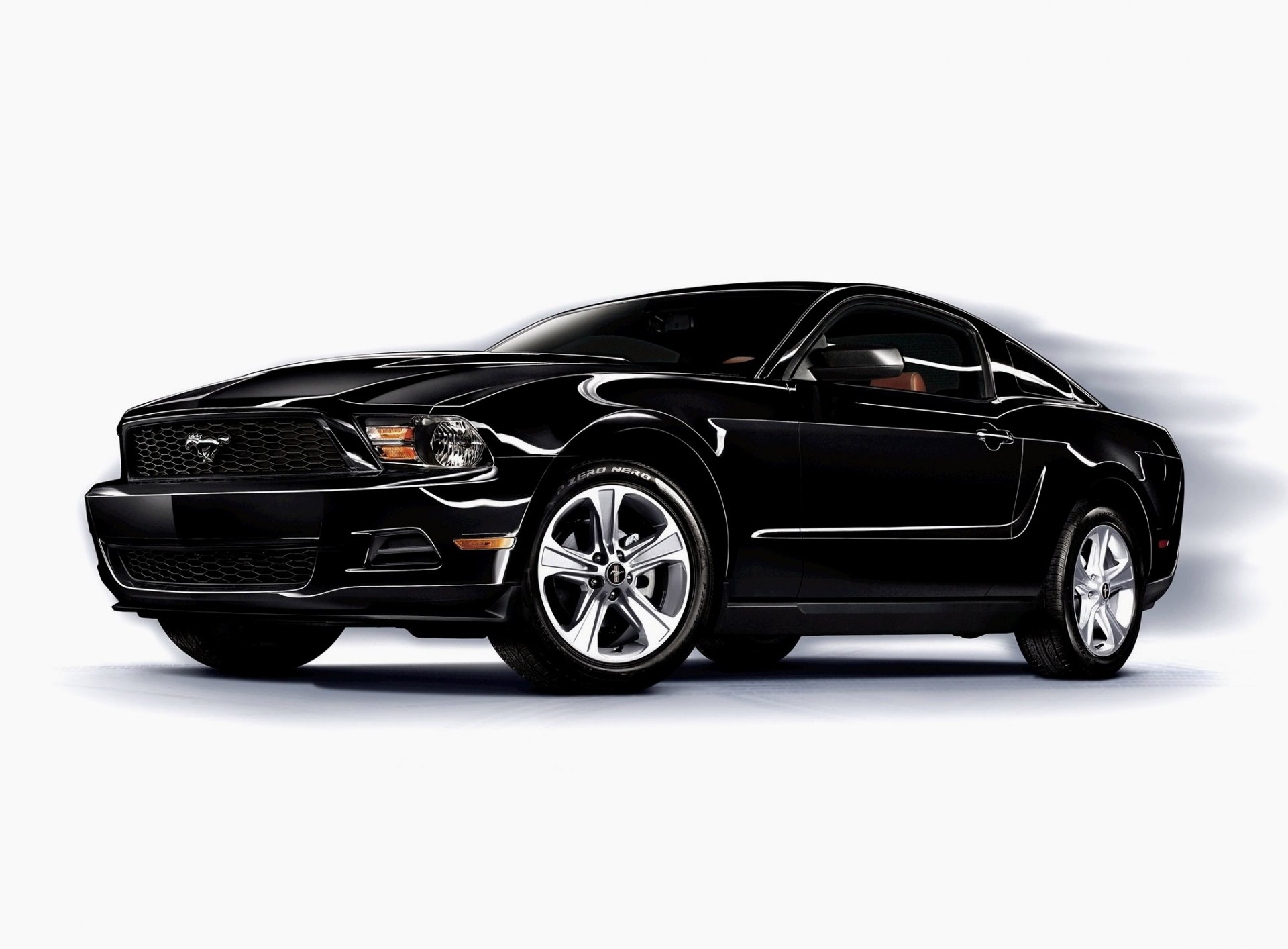 mustang v6 negro fondo