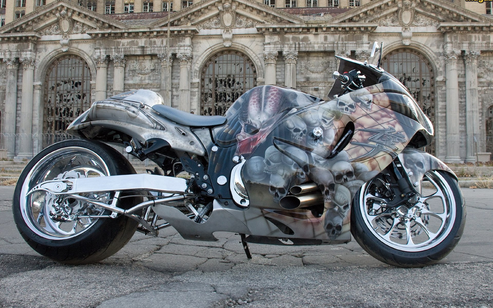 sportbike tuning aerografo teschi predator cromo