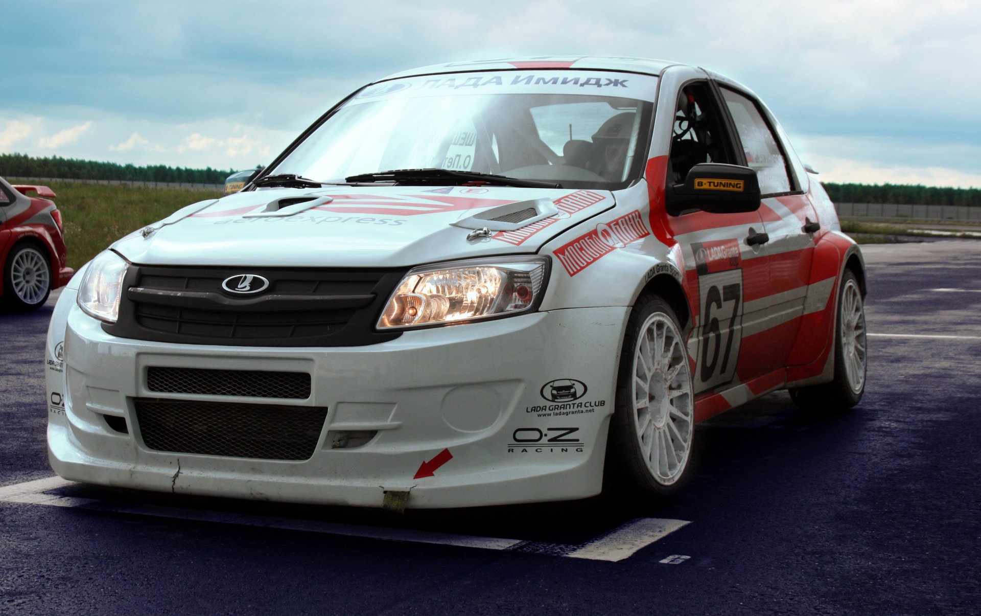 lada granta copa carrera coche granta pista inicio potencia