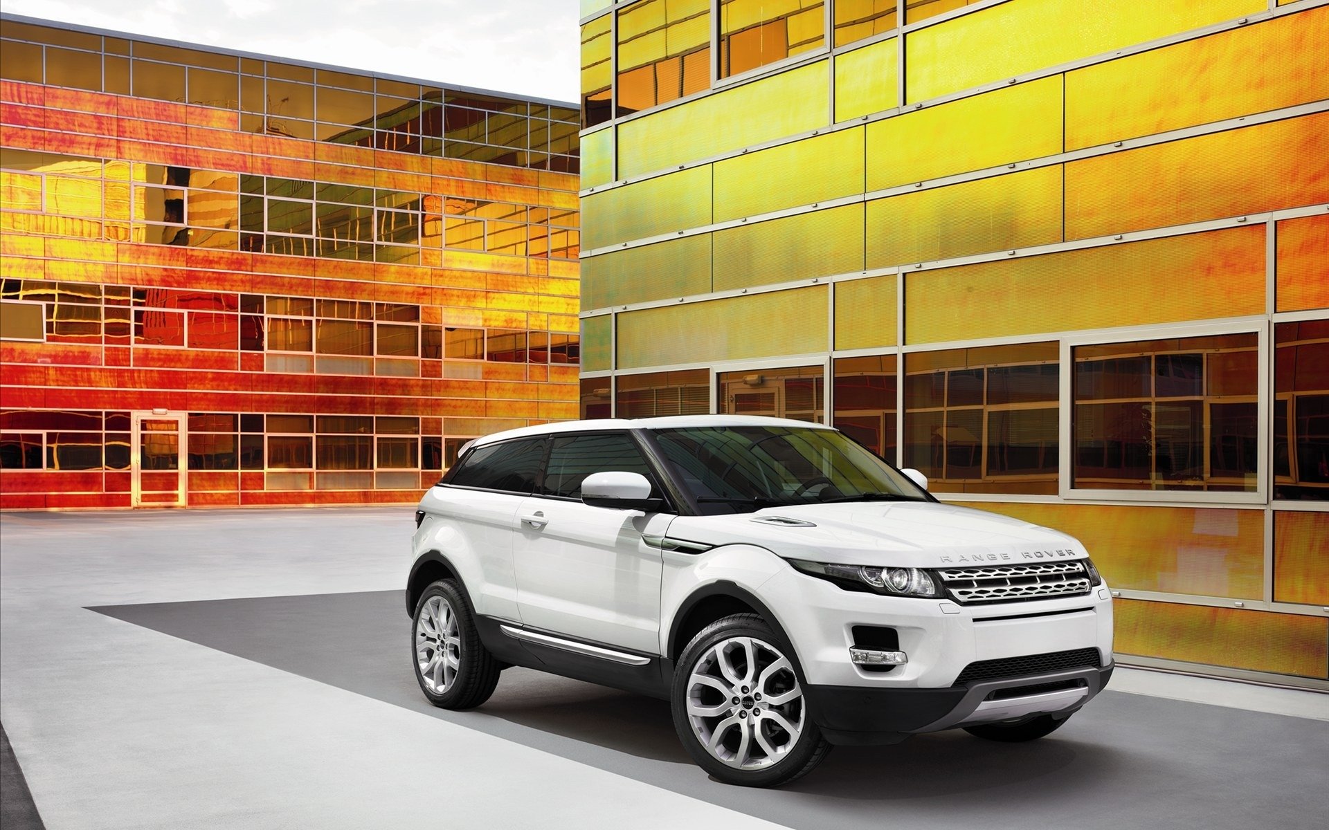 range rover evoque 2011 белый внедорожник