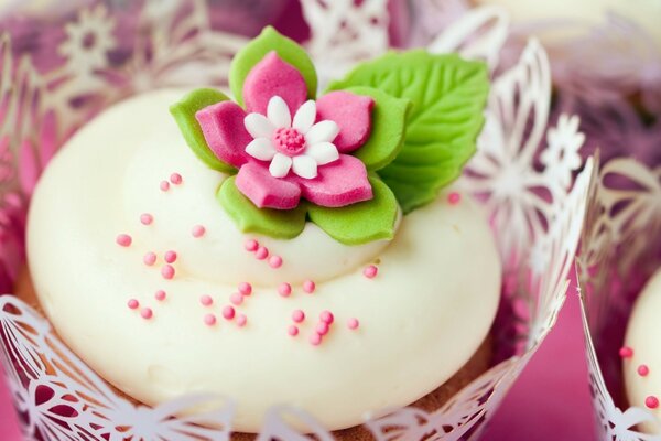 Mastic cake with pink flower