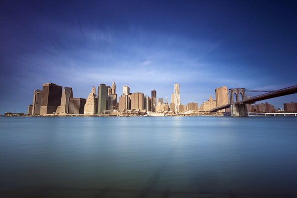 New York. Der Ozean. Brooklyn Bridge