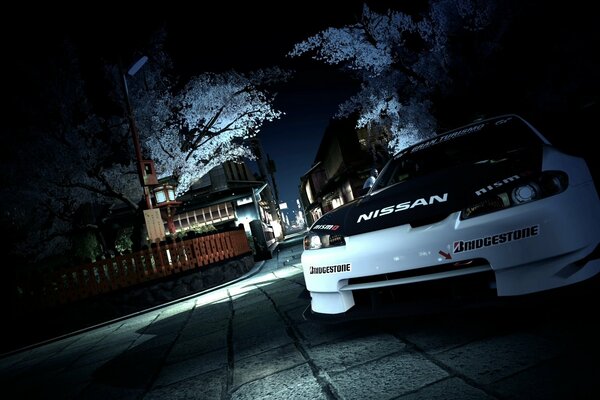 Nissan Aero by night city