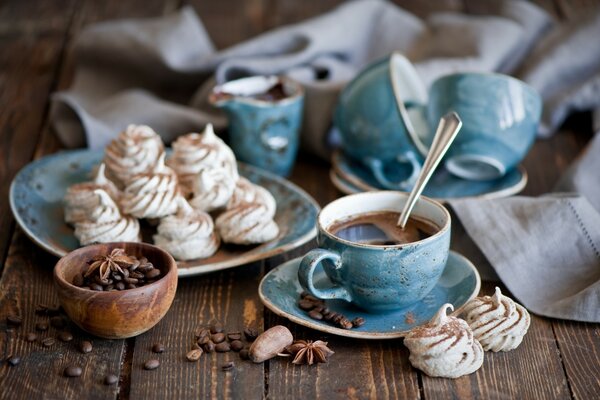 Dans le service de petit-déjeuner bleu