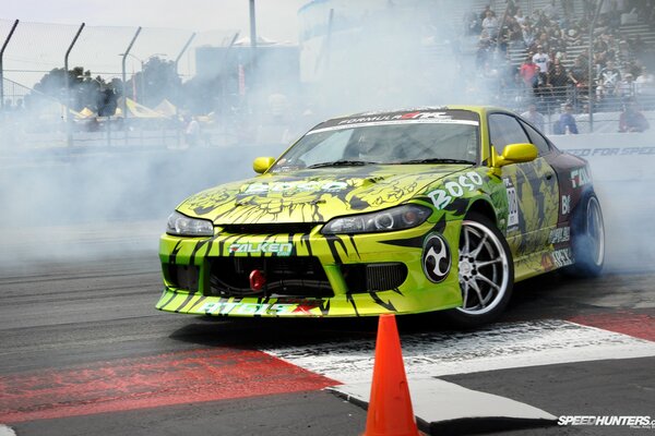 Grüner Nissan s15 Drift