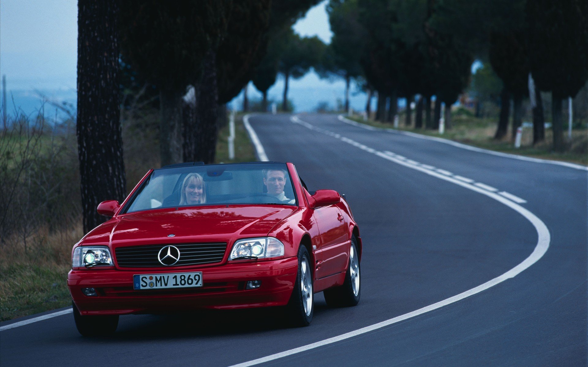 mercedes benz sl r voitures images grand écran voitures brouettes mercedes route arbres nature