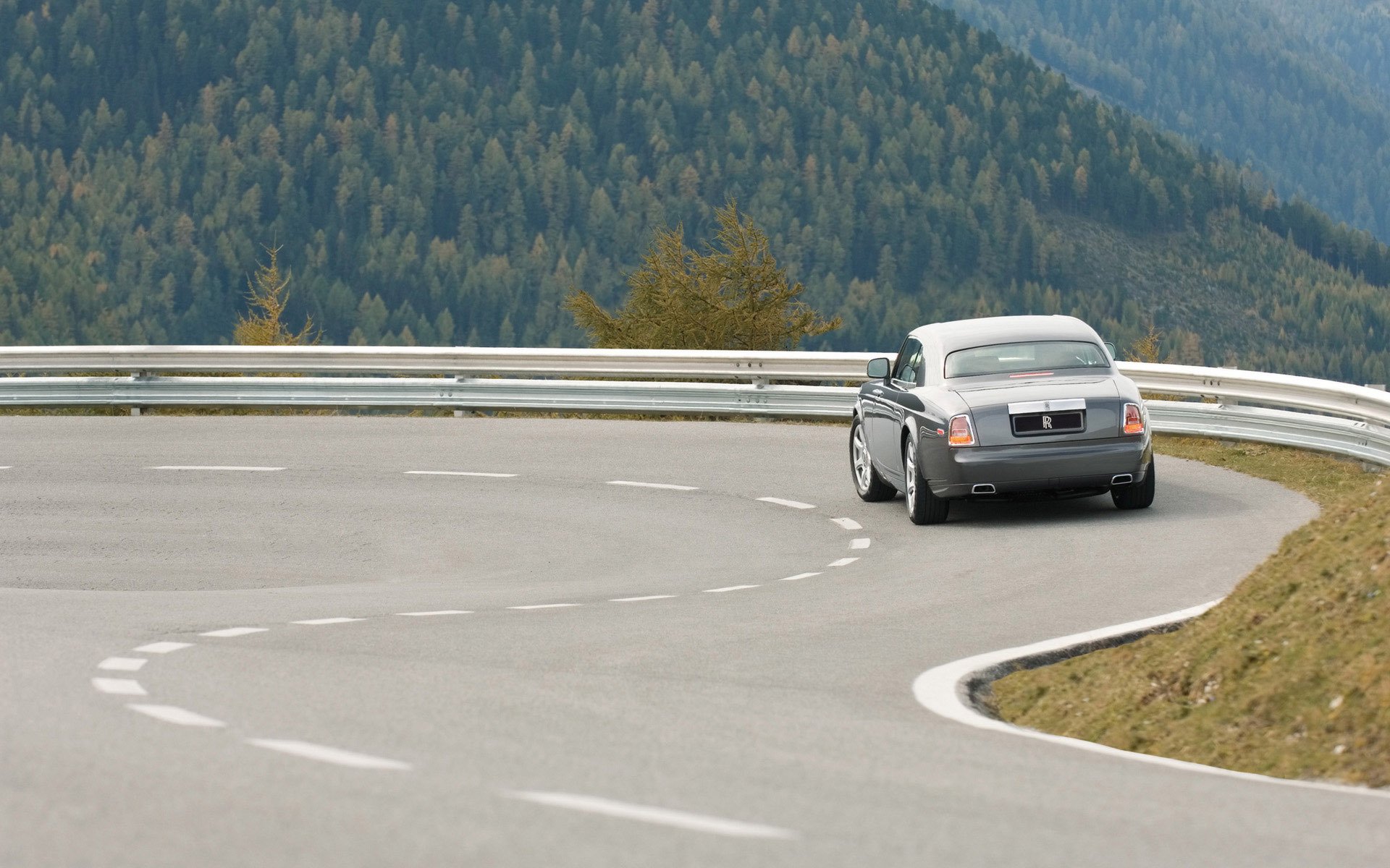 rolls-royce roads with cars road car