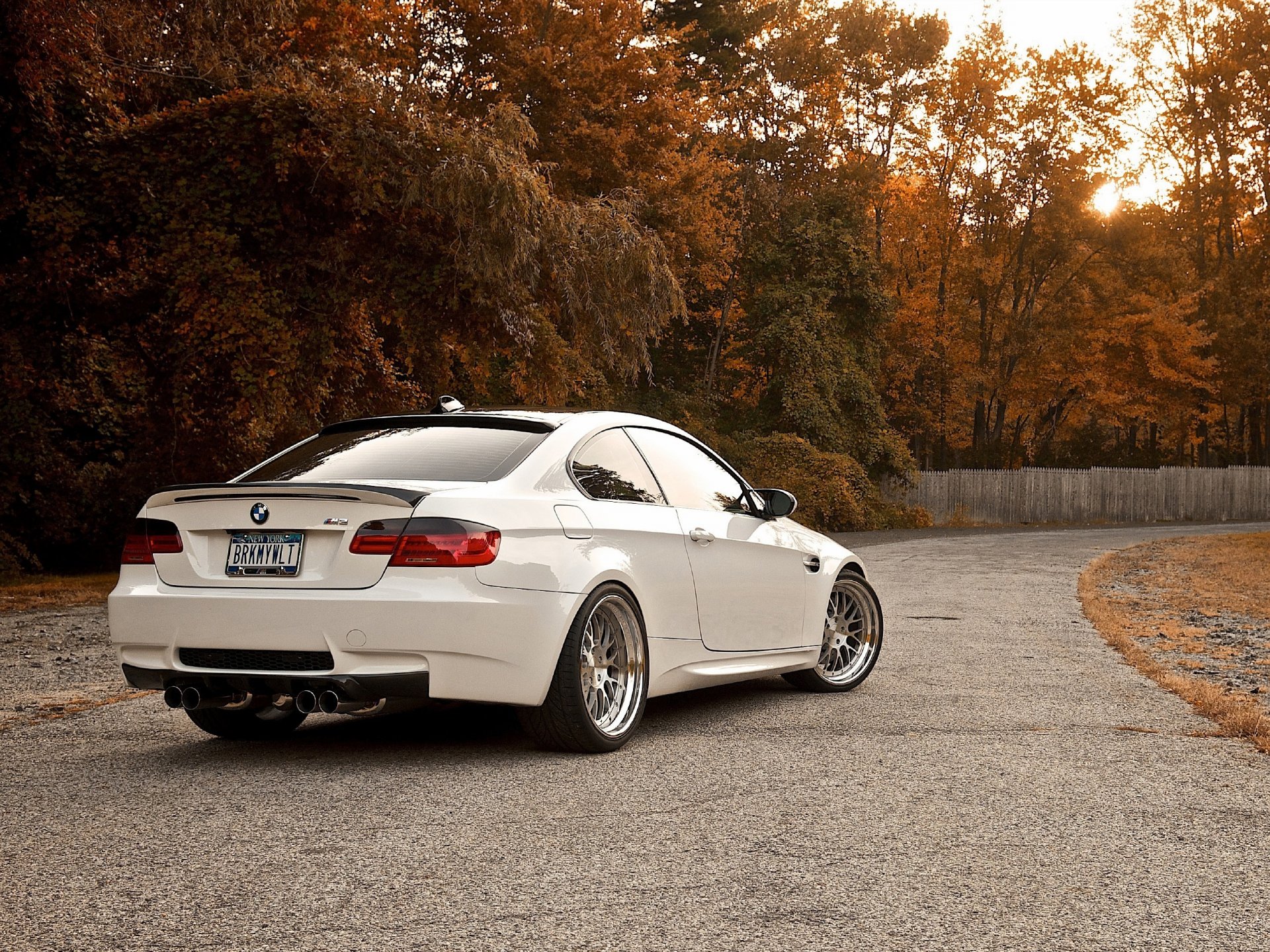 bmw m3 otoño carretera