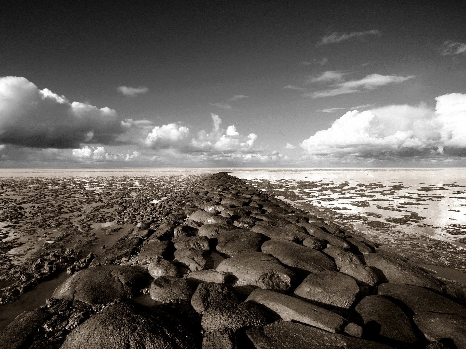 pierres nuages horizon