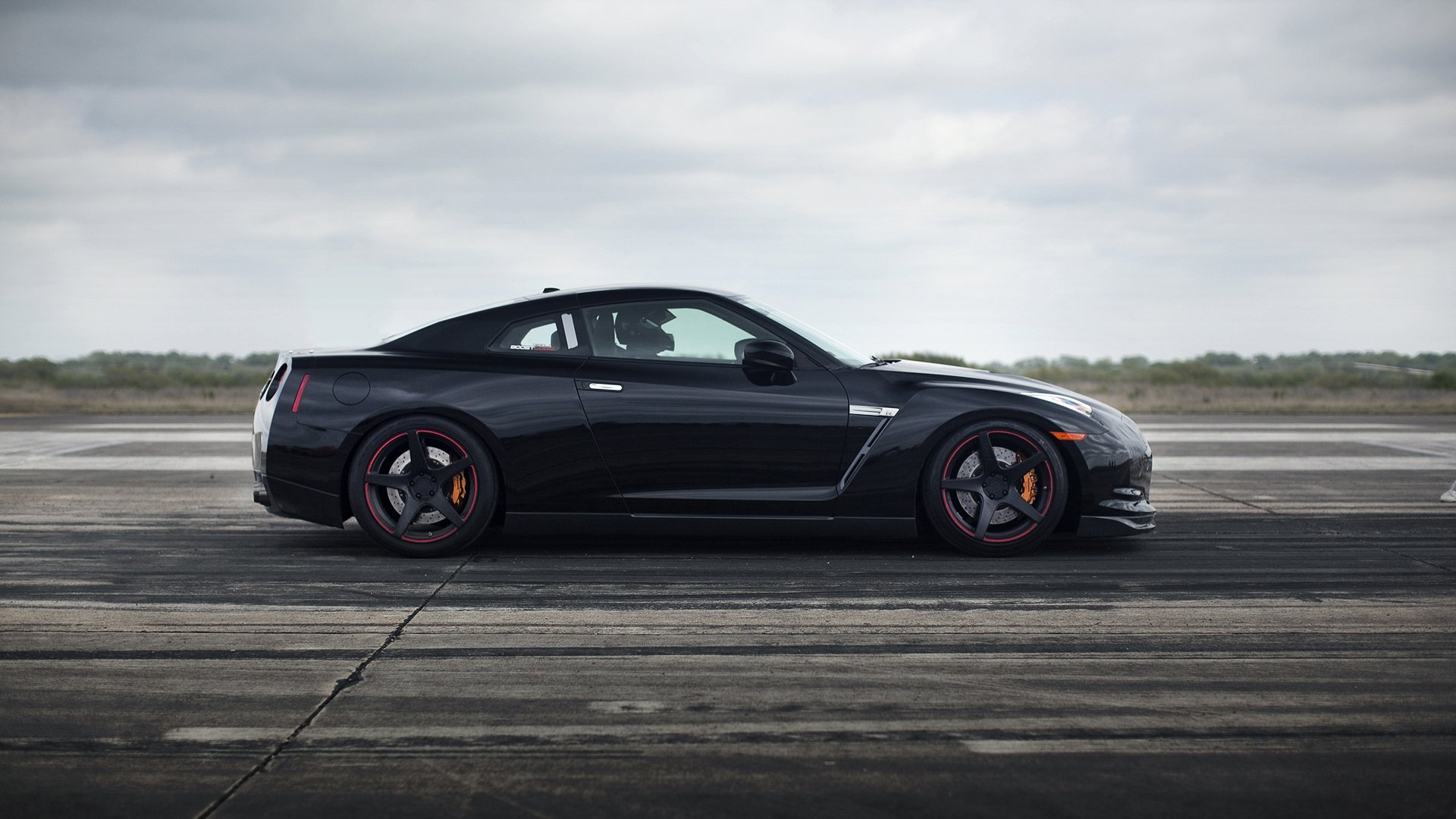 nissan gtr en la pista