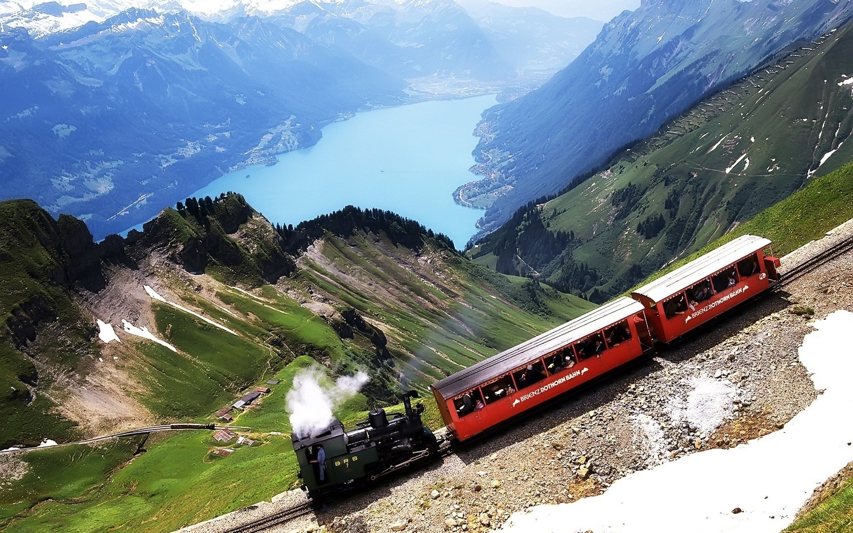 locomotive à vapeur montagnes lac