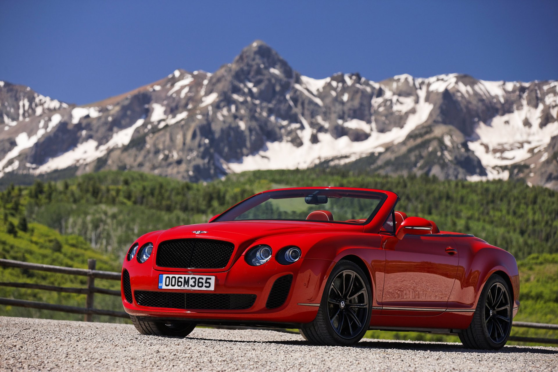 bentley rosso montagne