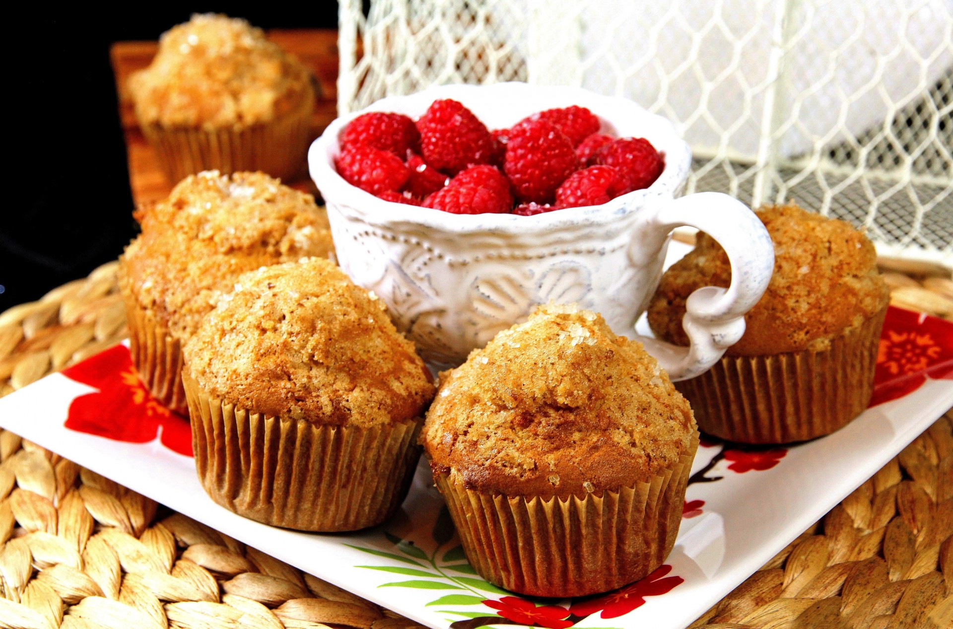 cake raspberry food sweet table