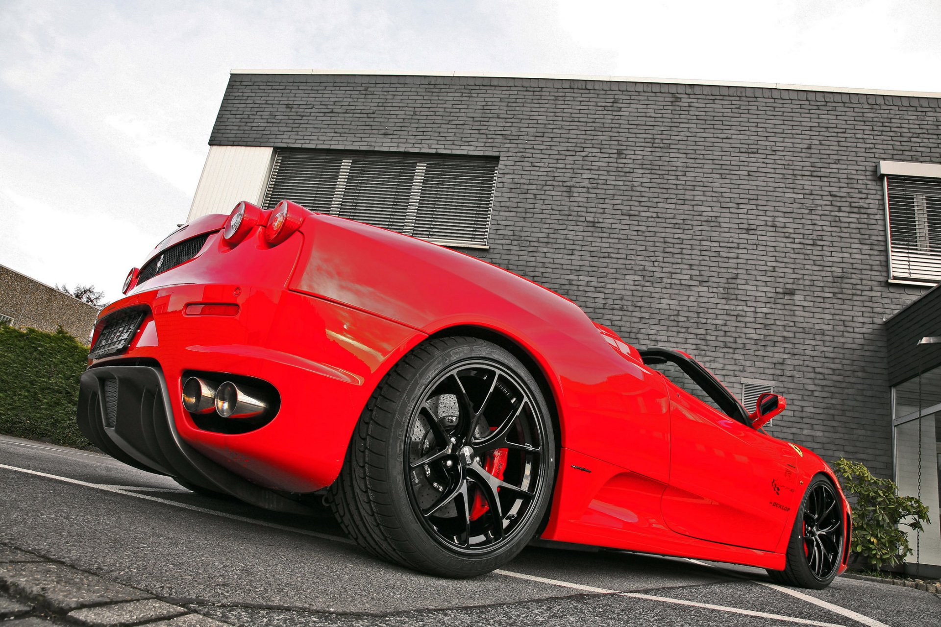 ferrari rosso messa a punto