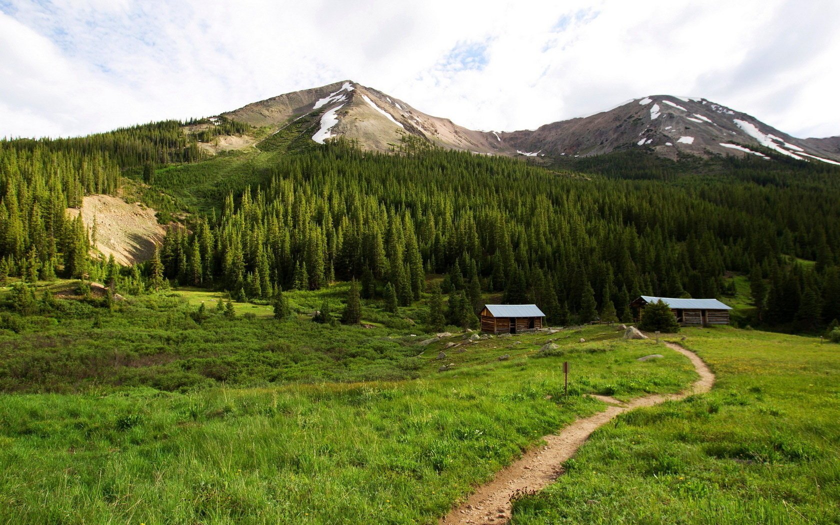 paysage montagnes maison route