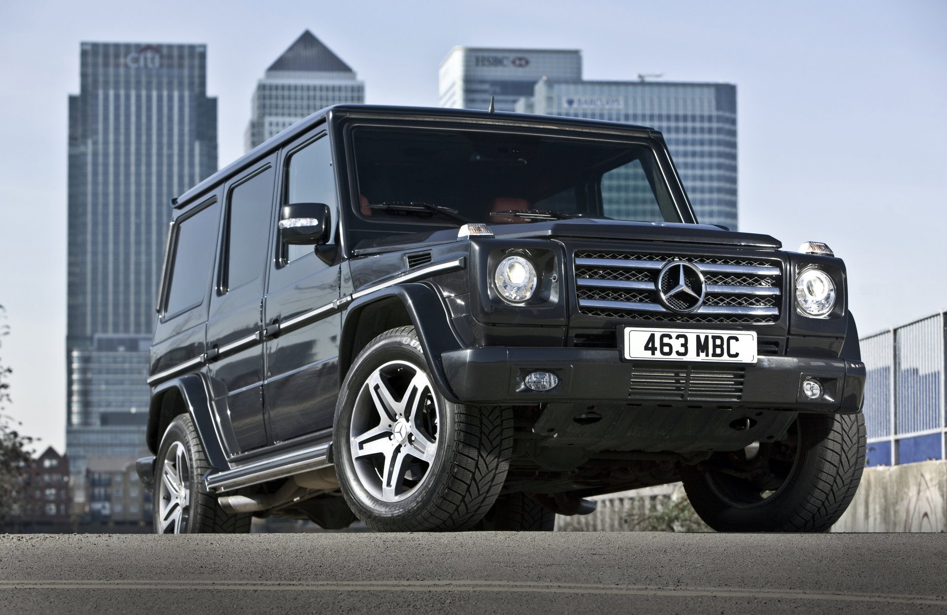 mercedes noir terre
