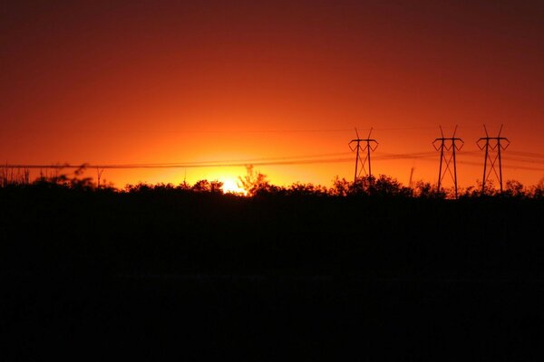 Amanecer rojo después de la noche