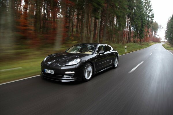 Porsche est le style, la vitesse, le mouvement