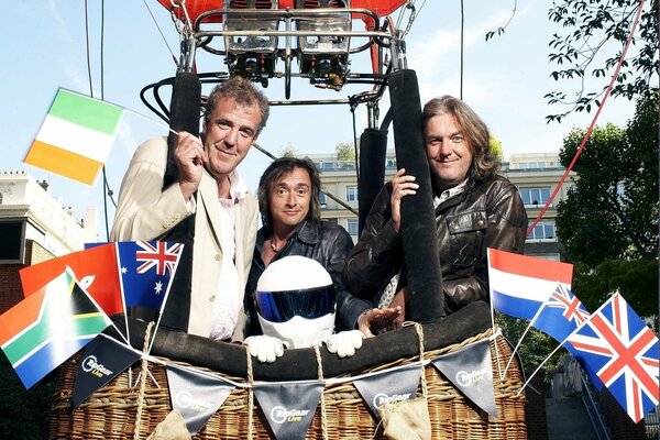 Les participants de top gear dans le panier de ballon