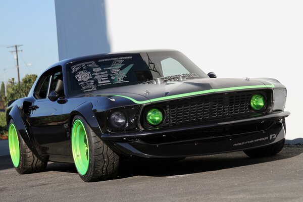 Tuning Ford Mustang con discos verdes