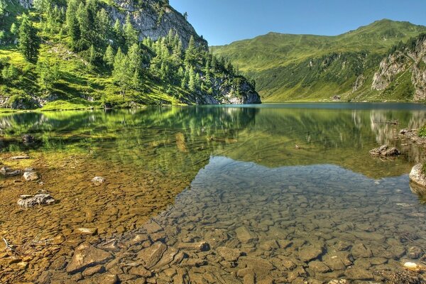 Красивый пейзаж в горах