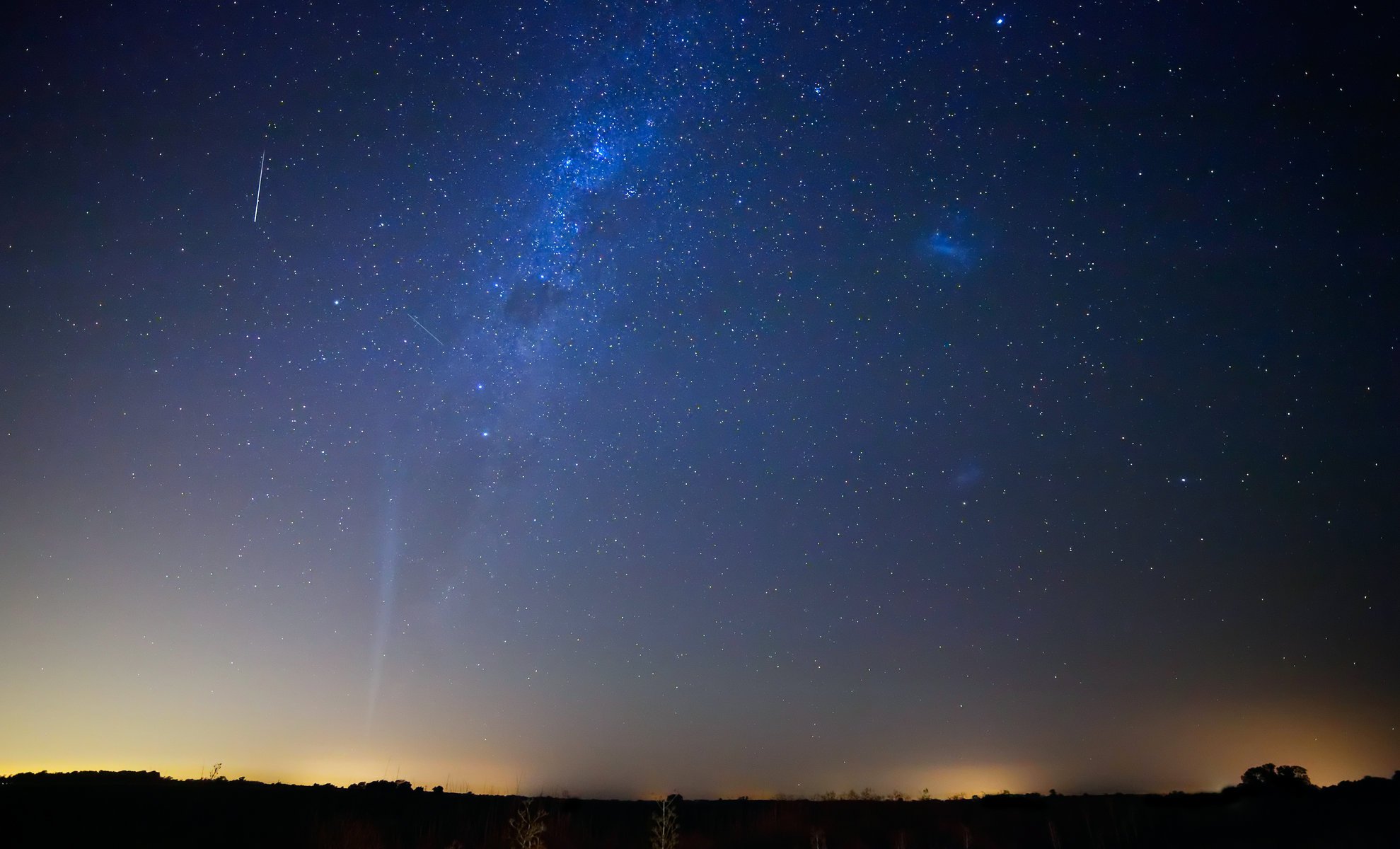 nubes de magelán meteorito cometa lovejoy satélite