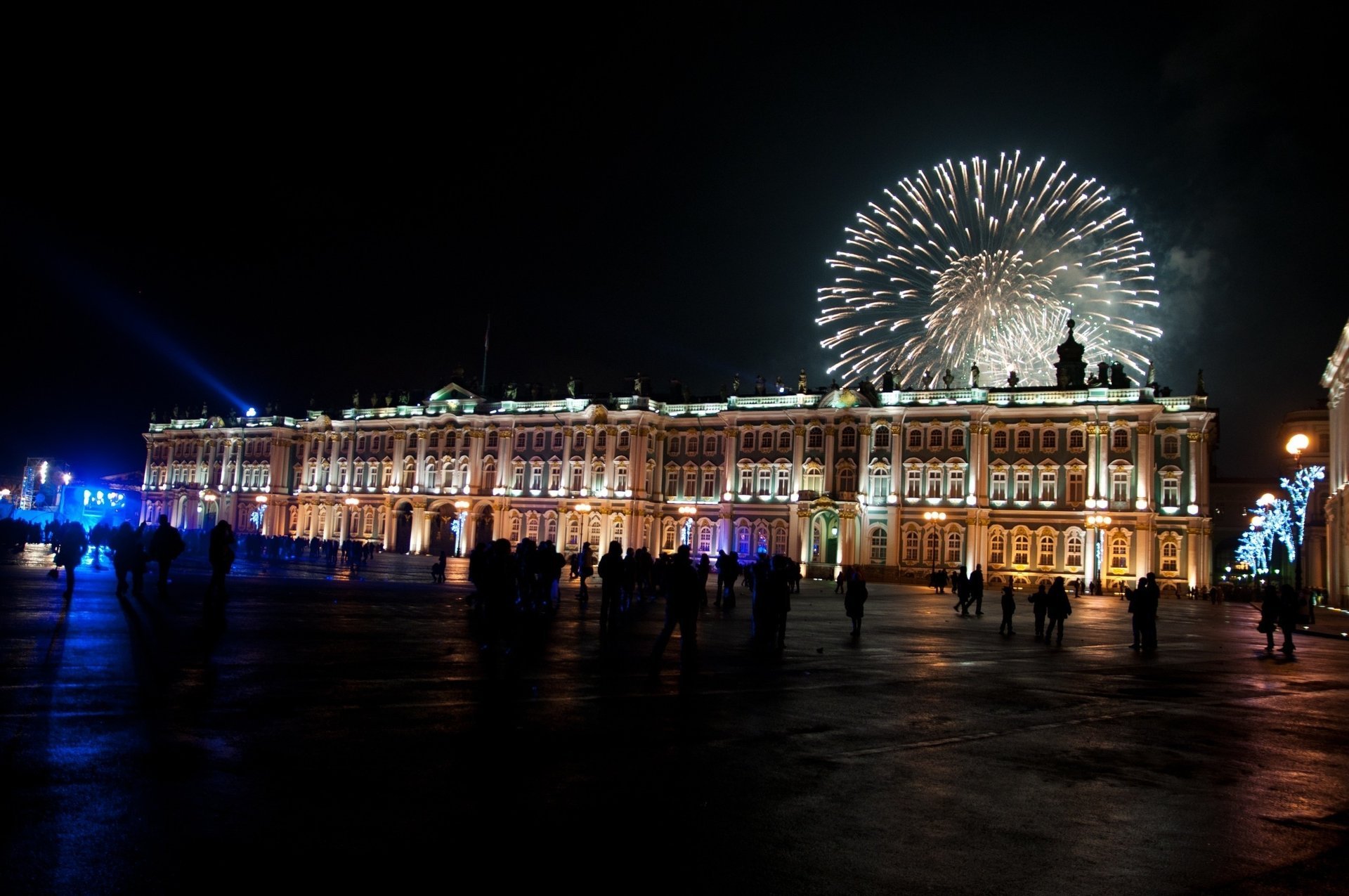 palacio de invierno año nuevo saludo san petersburgo noche