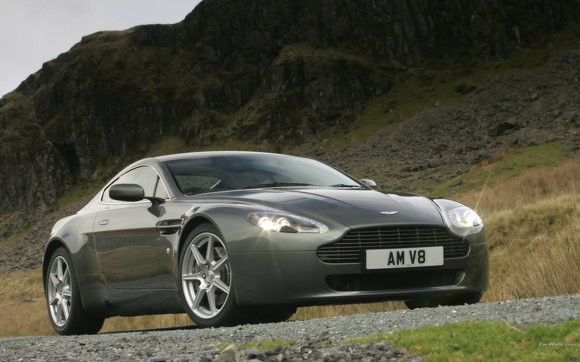 aston martin vantage v8