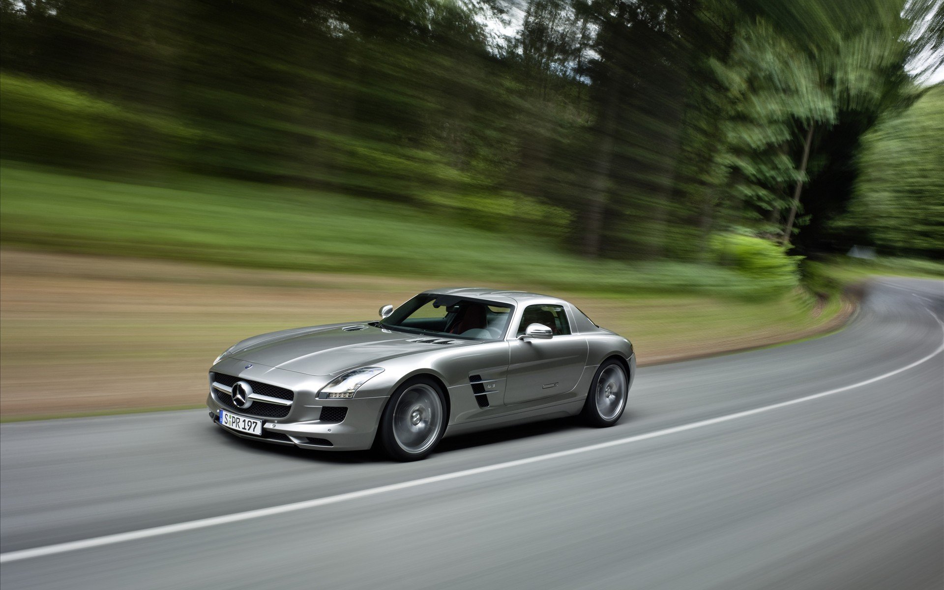 mercedes benz sls amg droga prędkość drzewa