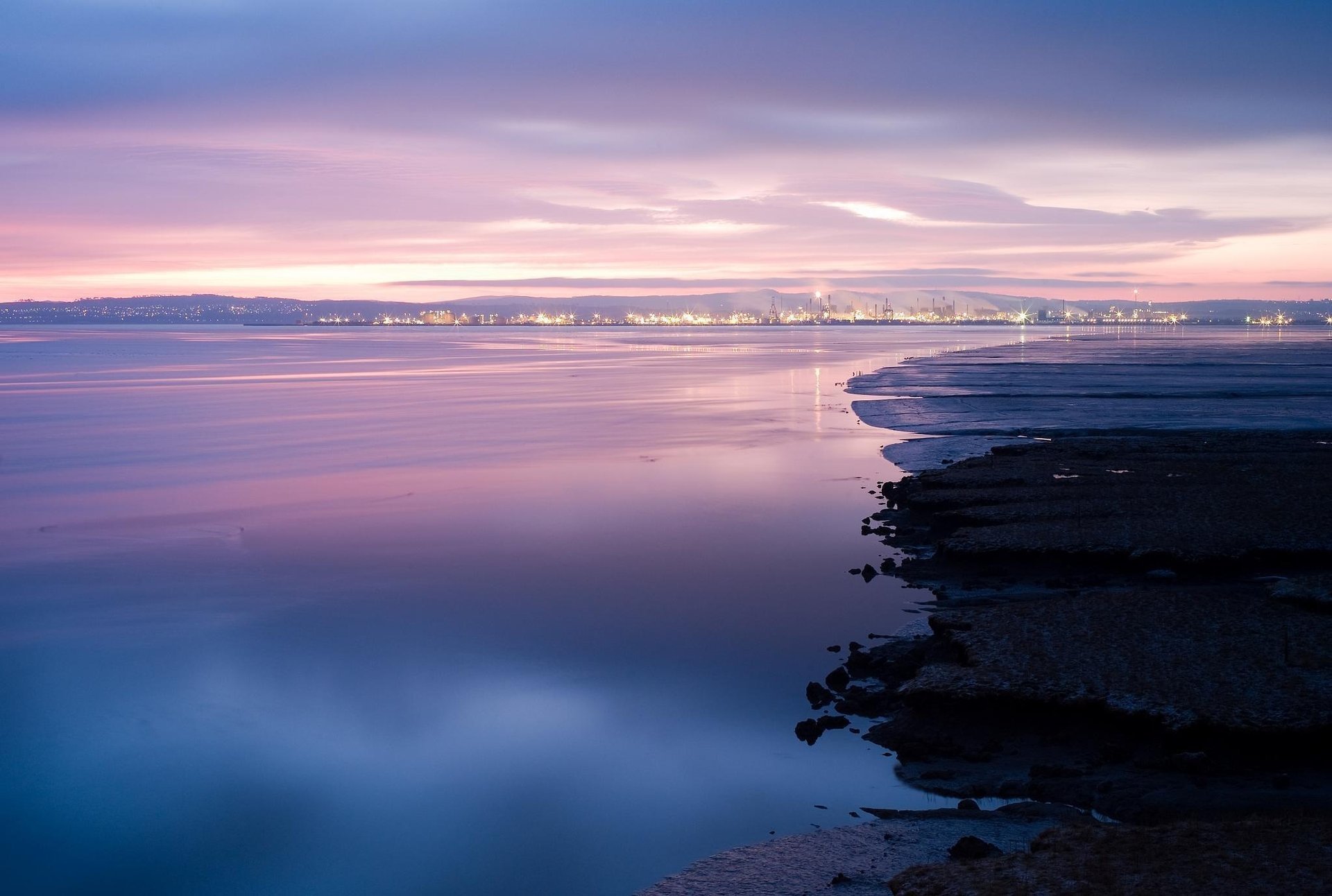 ville lac lumières soirée baie rivage