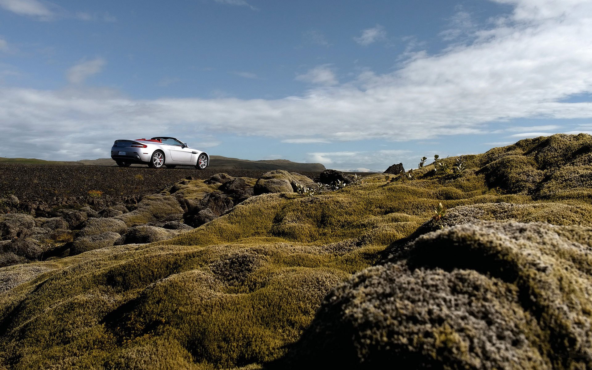 aston-m vantage-roadster 111 1920x1200 car