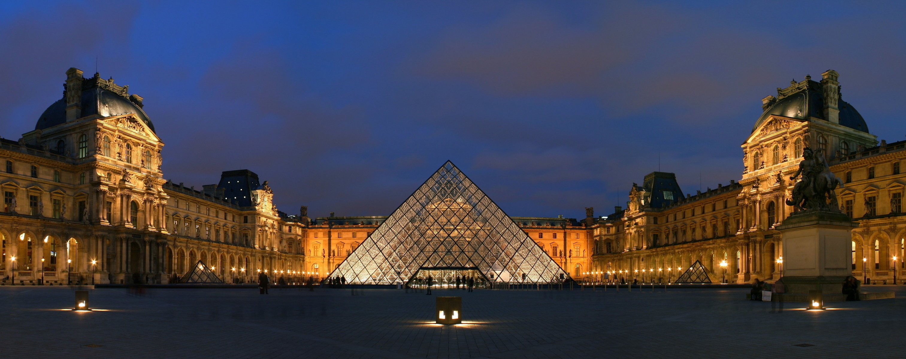 louvre piramide parigi