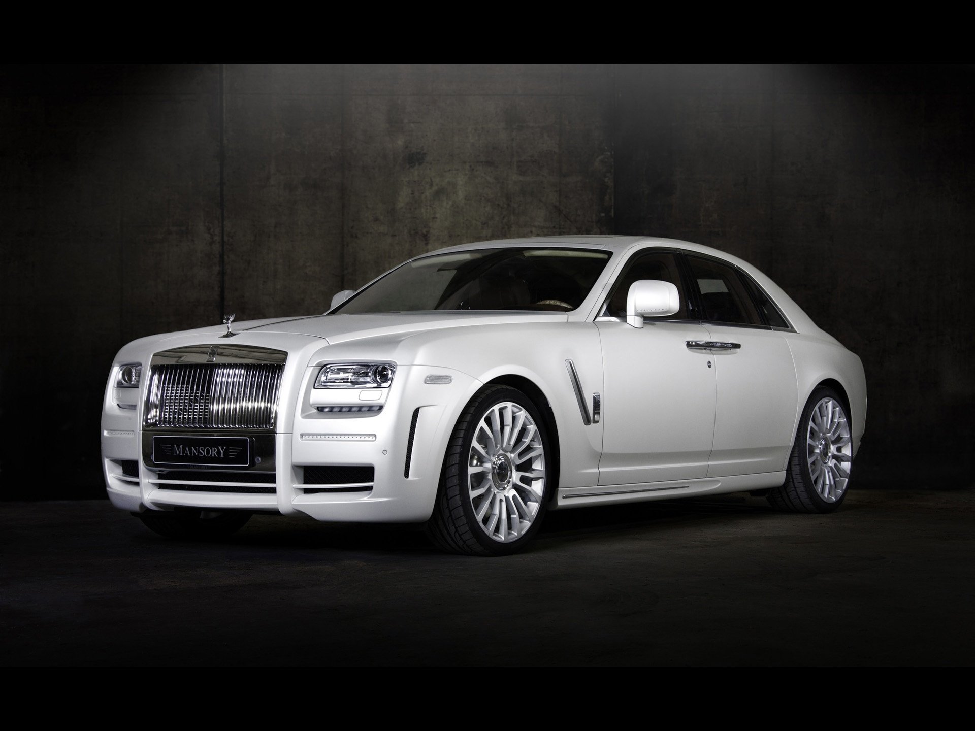 rolls fantasma auto bianco mansory