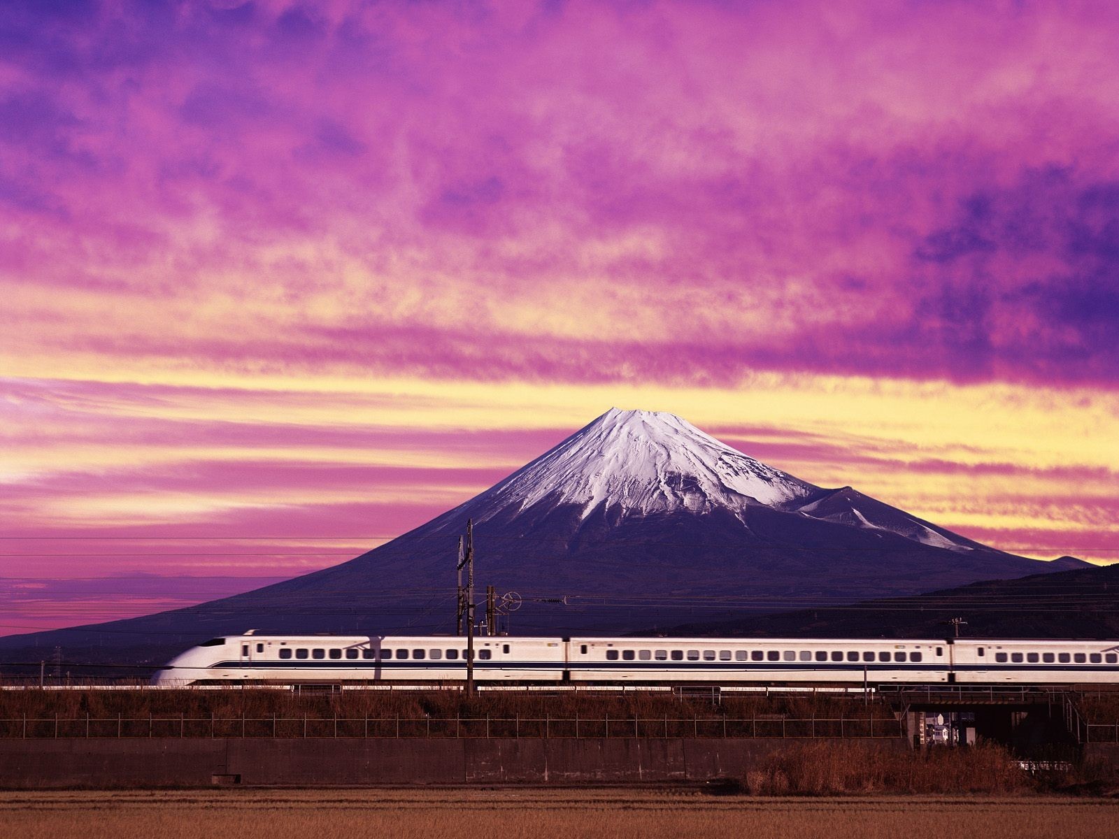 zug berg japan