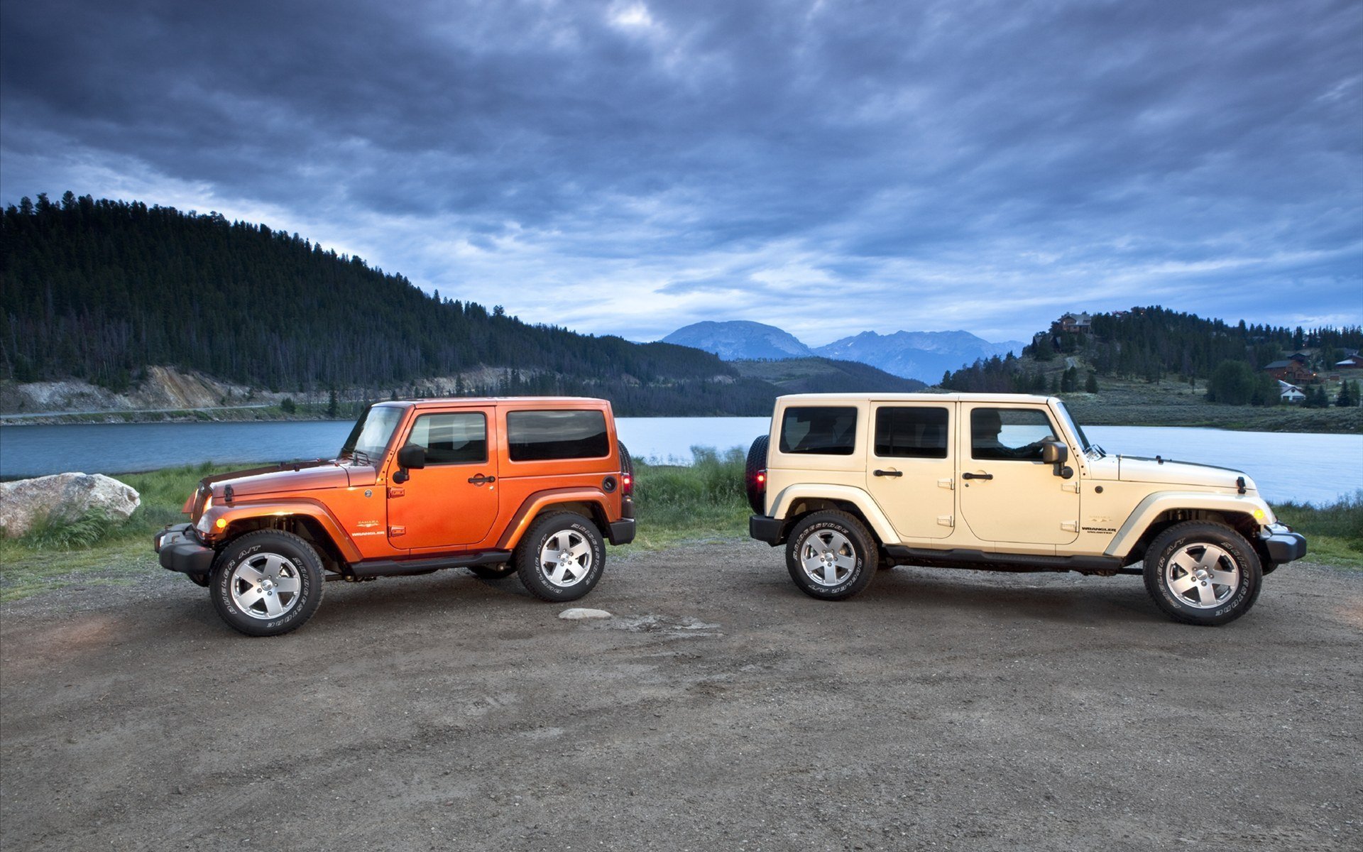 jeep-wrangler-2011 geländewagen schön landschaft berge wolken