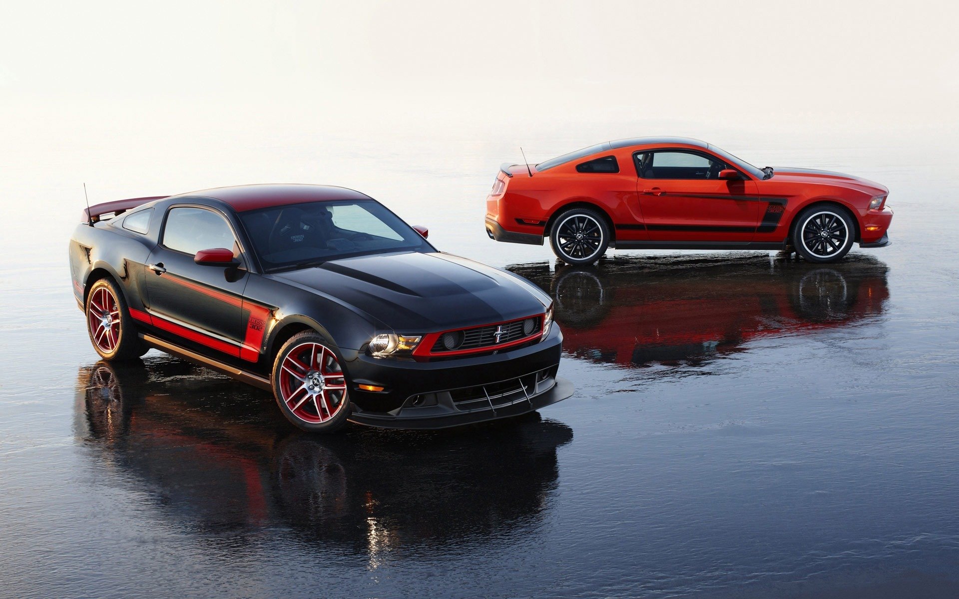 ford mustang rosso e nero