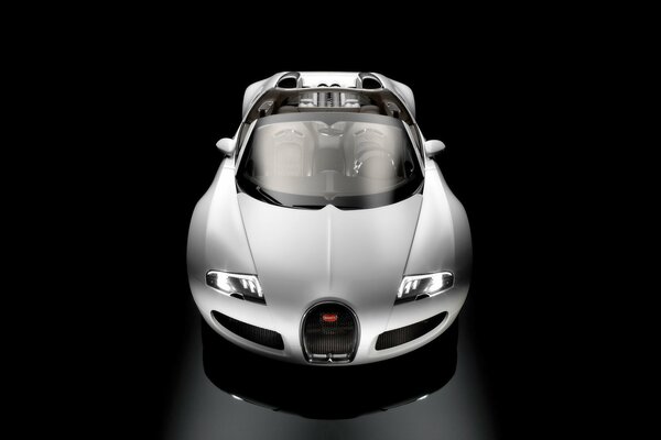 Supercar Bugatti Veron sur fond noir