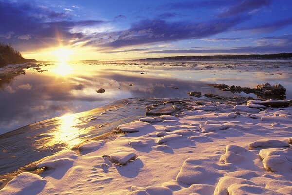 Sonniger frostiger Wintertag