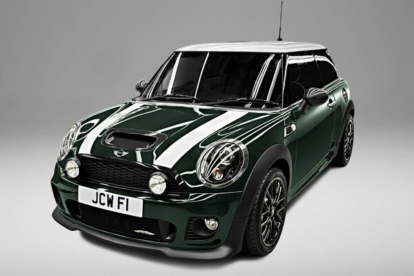 Mini Cooper en verde con rayas blancas