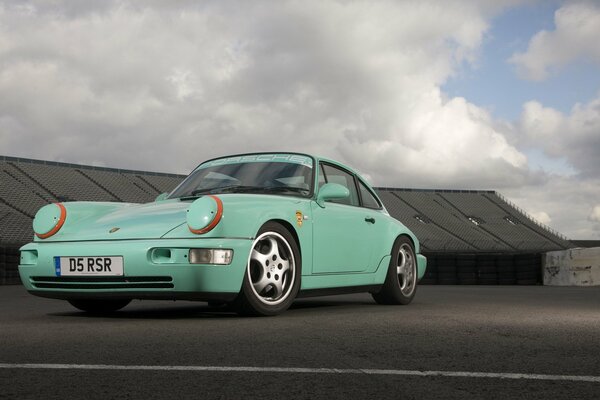 Porsche exclusive couleur verte