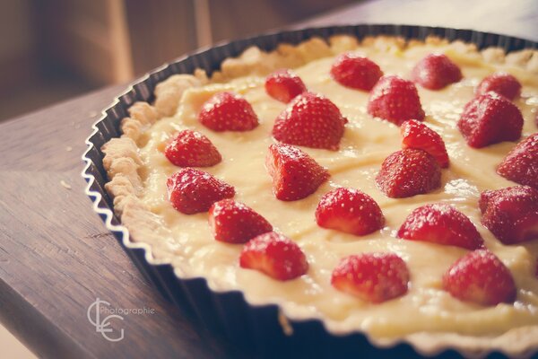 Beautiful cake with strawberry slices