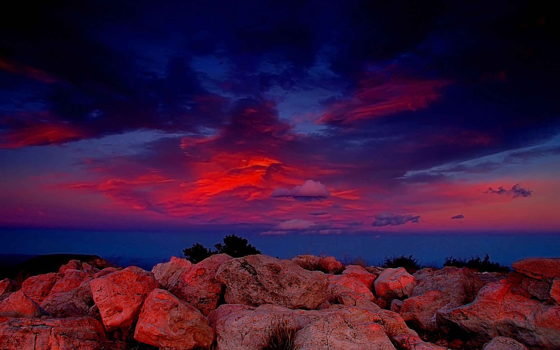 pierres rouge nuages