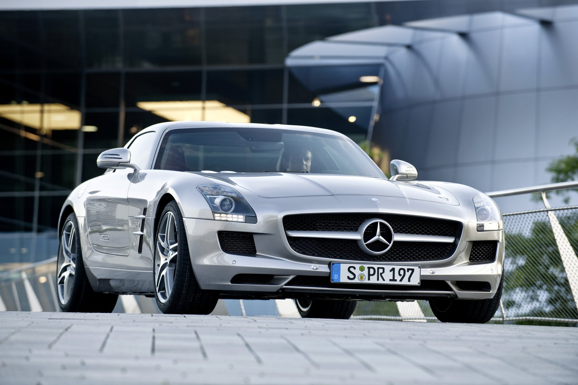 mercedes amg sls63 silber fliesen maschine