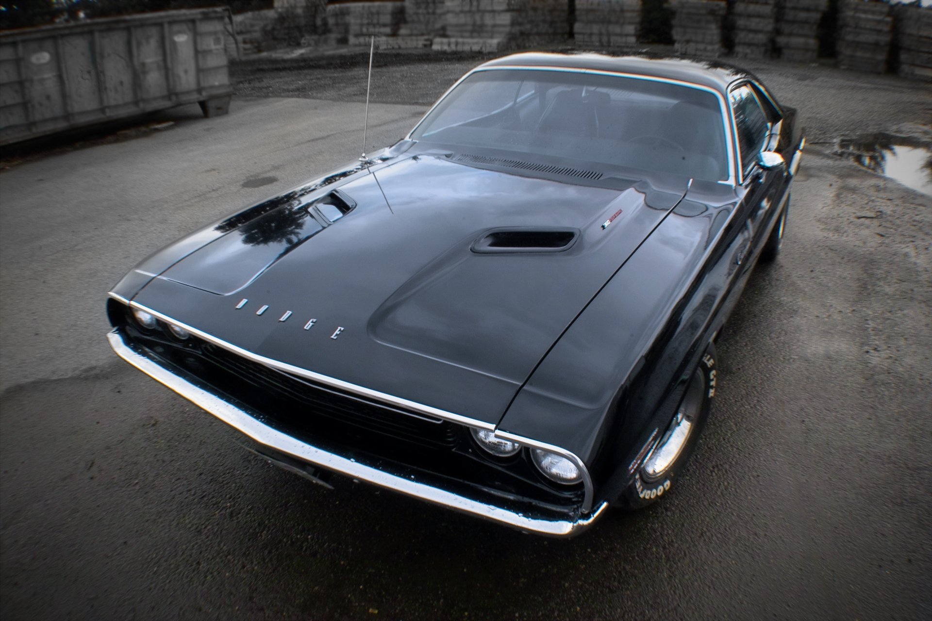 esquiver challenger muscle voiture